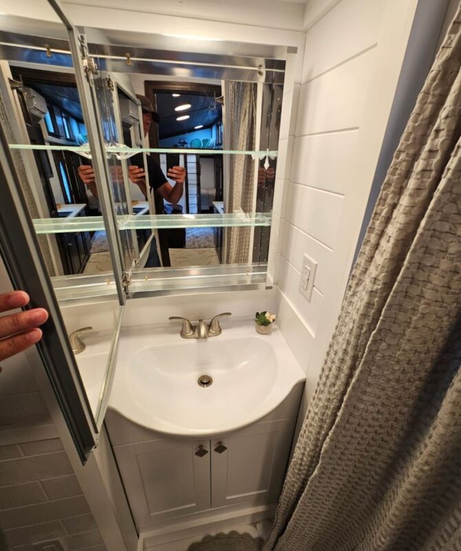 2025 30ft 1 beds - 1 baths (Downstairs Bedroom) - Image 16