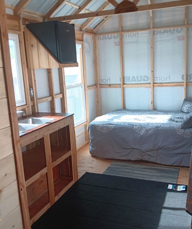 Single level tiny house on wheels 1 bed 1 bath 