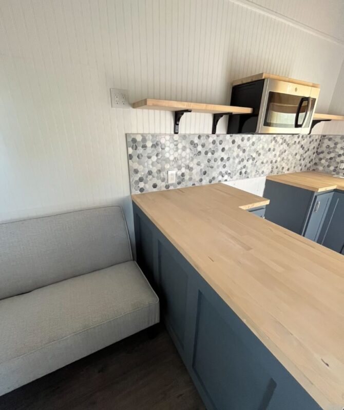 30' x 8' Tiny House, 1 bed - 1 bath - Image 3