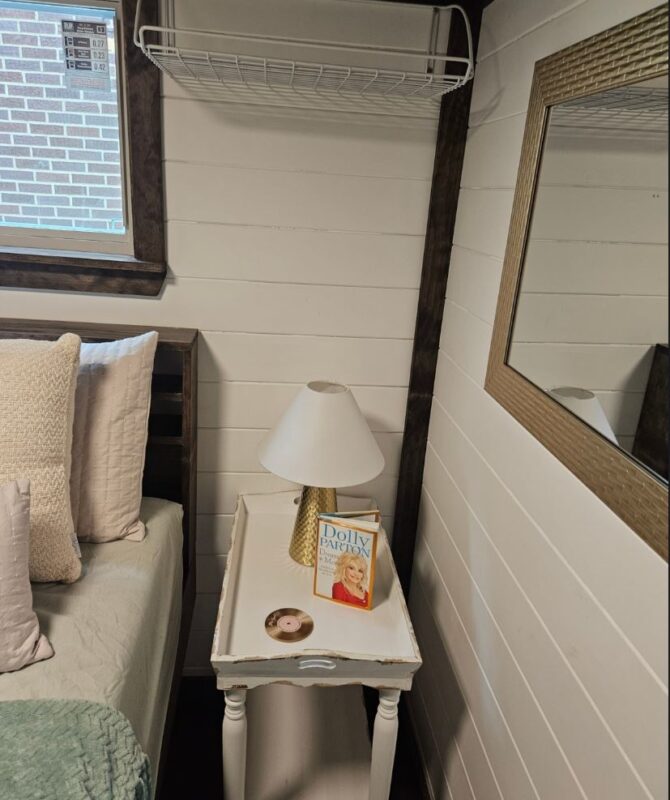 2025 30ft 1 beds - 1 baths (Downstairs Bedroom) - Image 6